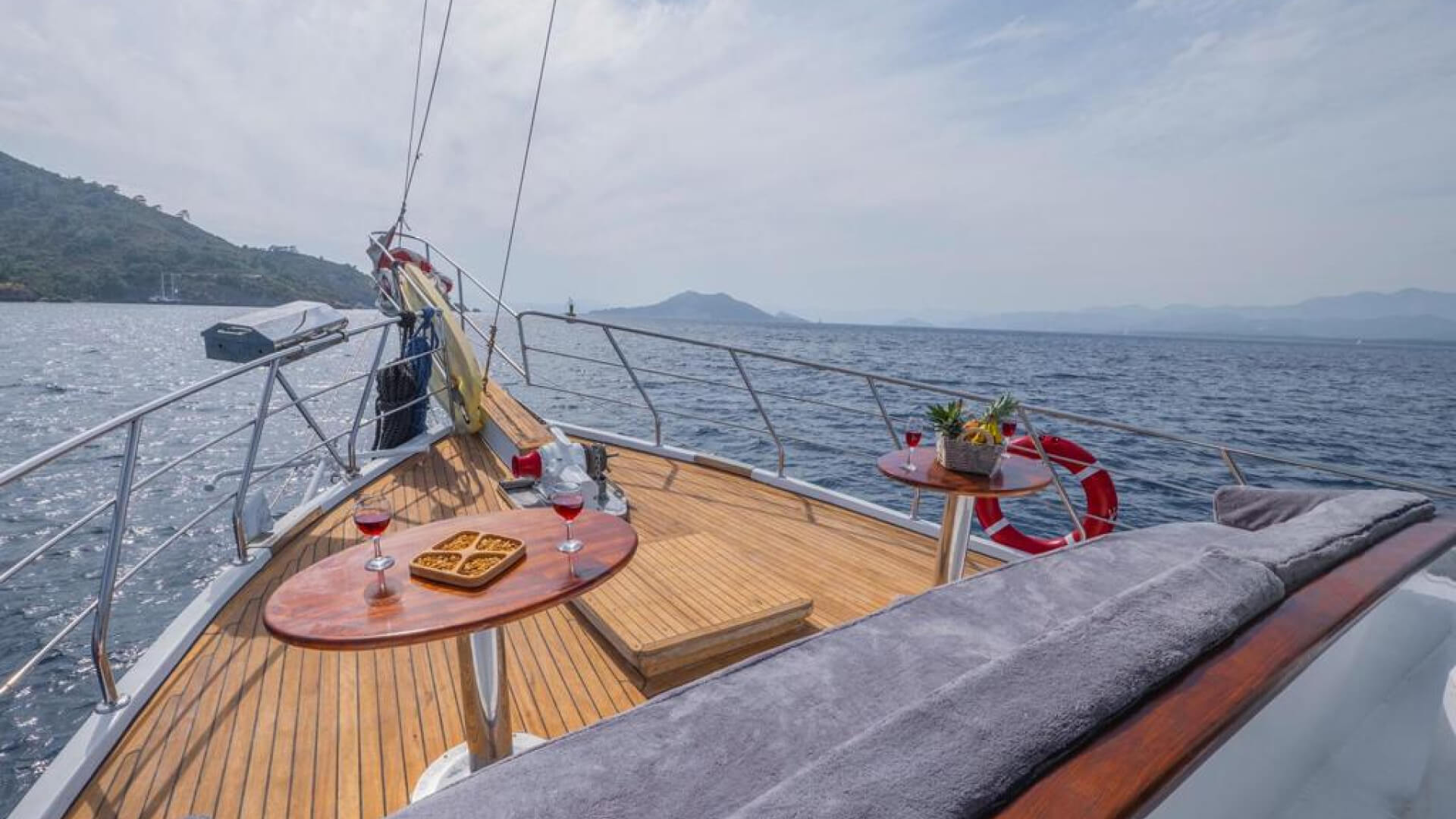 Selimiye ve Bozburun Kalkışlı 3 Kabin 18 Metre Gulet