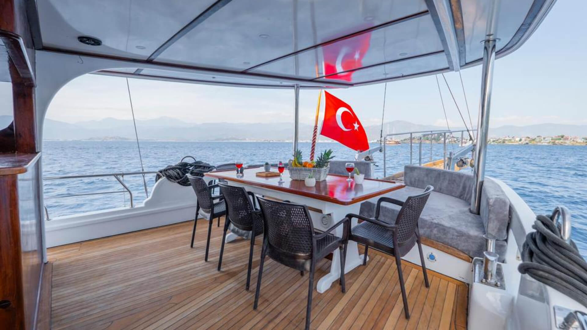 Selimiye ve Bozburun Kalkışlı 3 Kabin 18 Metre Gulet