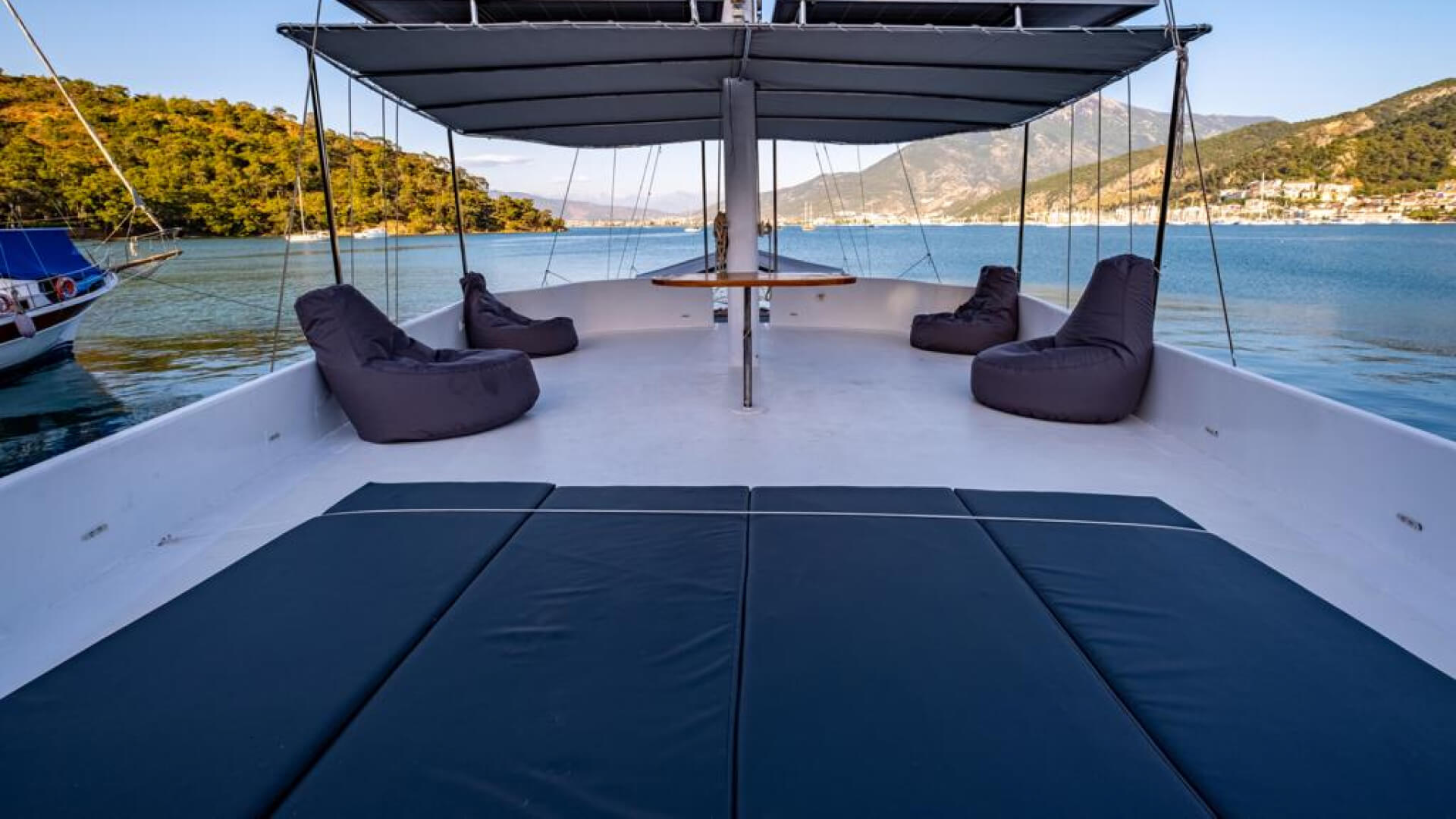 Selimiye ve Bozburun Kalkışlı 3 Kabin 18 Metre Gulet
