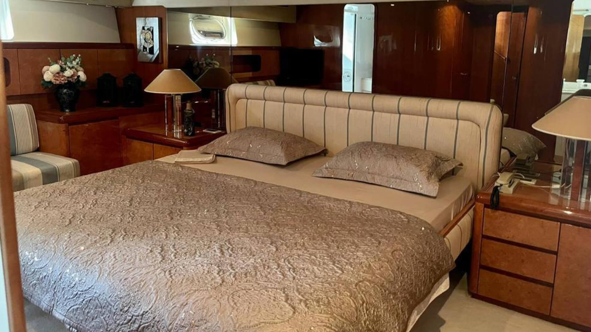 Göcek Delux Motoryat Falcon 80 - 4 Kabin 26 Metre