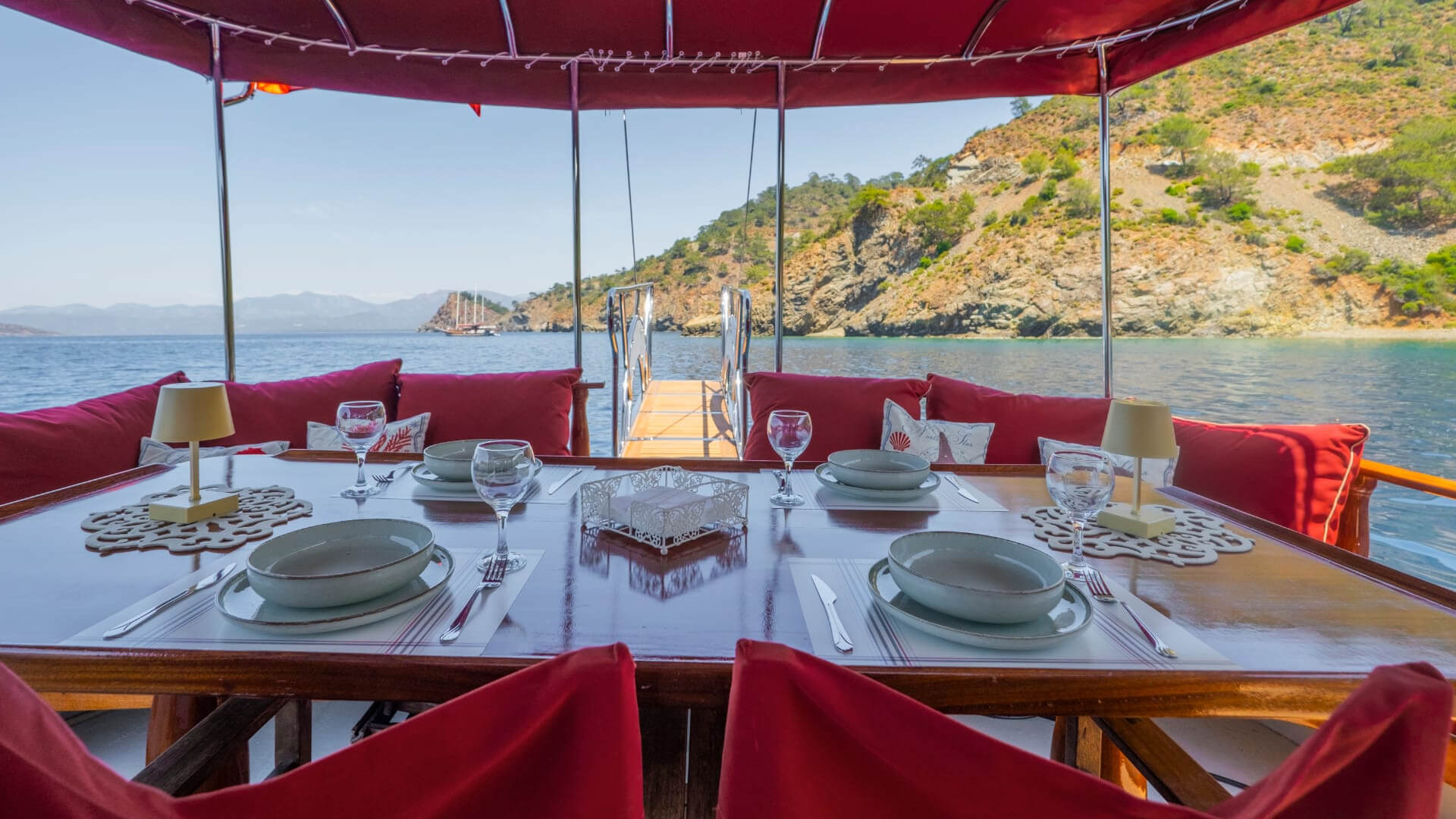 Göcek 2 Kabin 12 Metre Kiralık Ekonomik Gulet