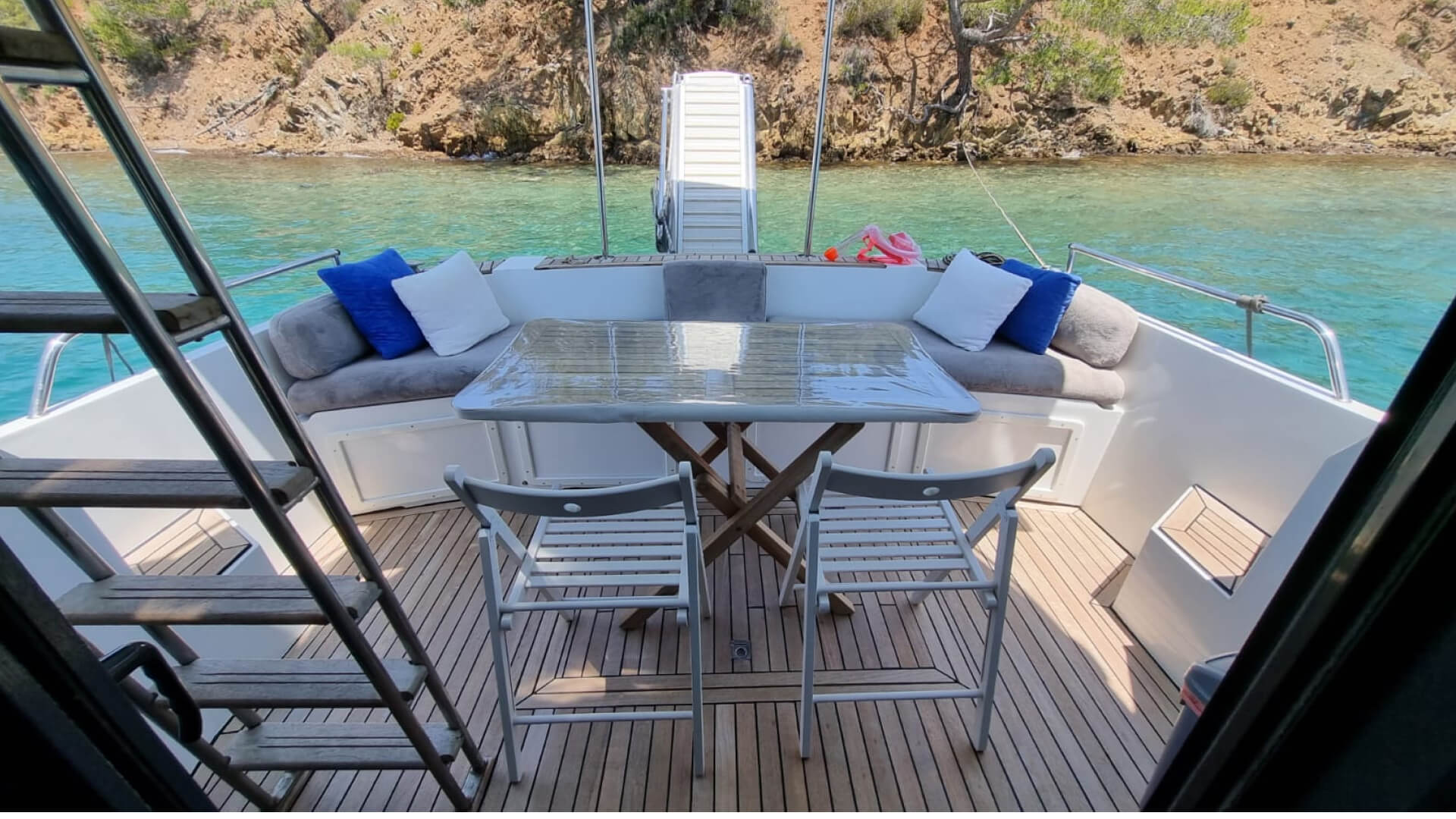 Göcek Lüx Ekonomik Motoryat Princess 2 Kabin 14 Metre