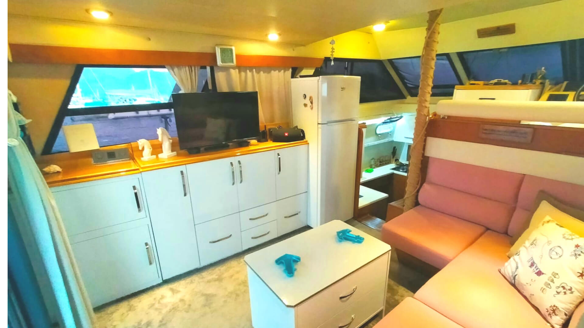 Göcek Lüx Ekonomik Motoryat Princess 2 Kabin 14 Metre