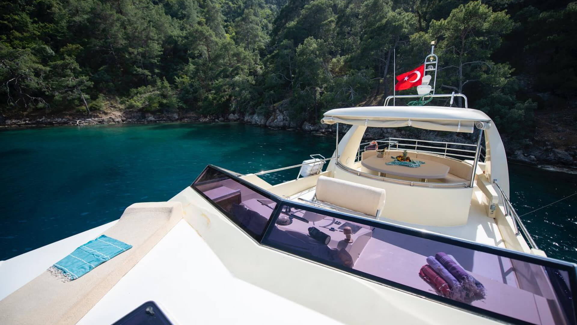 22 Metre Delux 3 Kabin Motoryat Kiralama