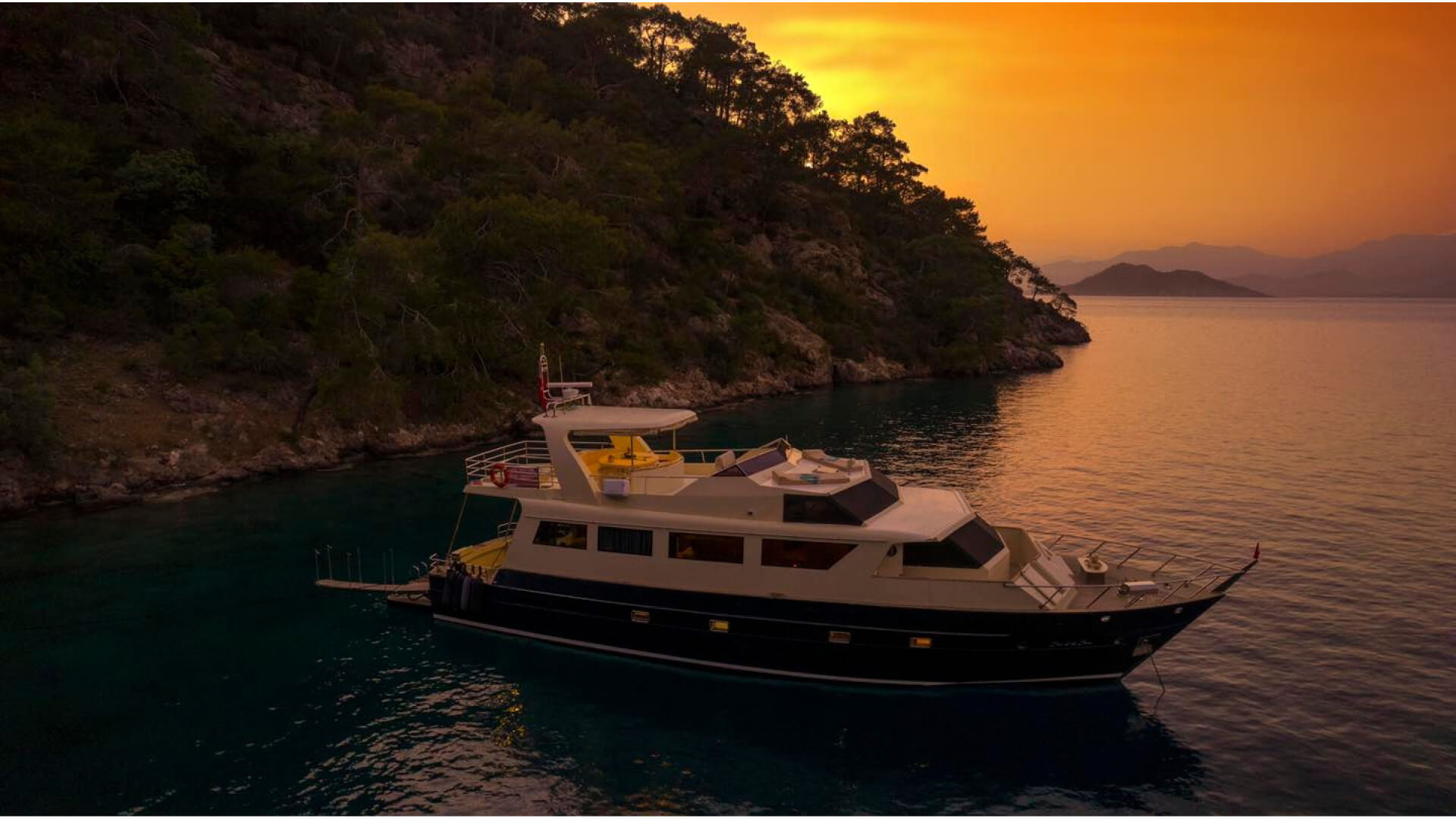 22 Metre Delux 3 Kabin Motoryat Kiralama