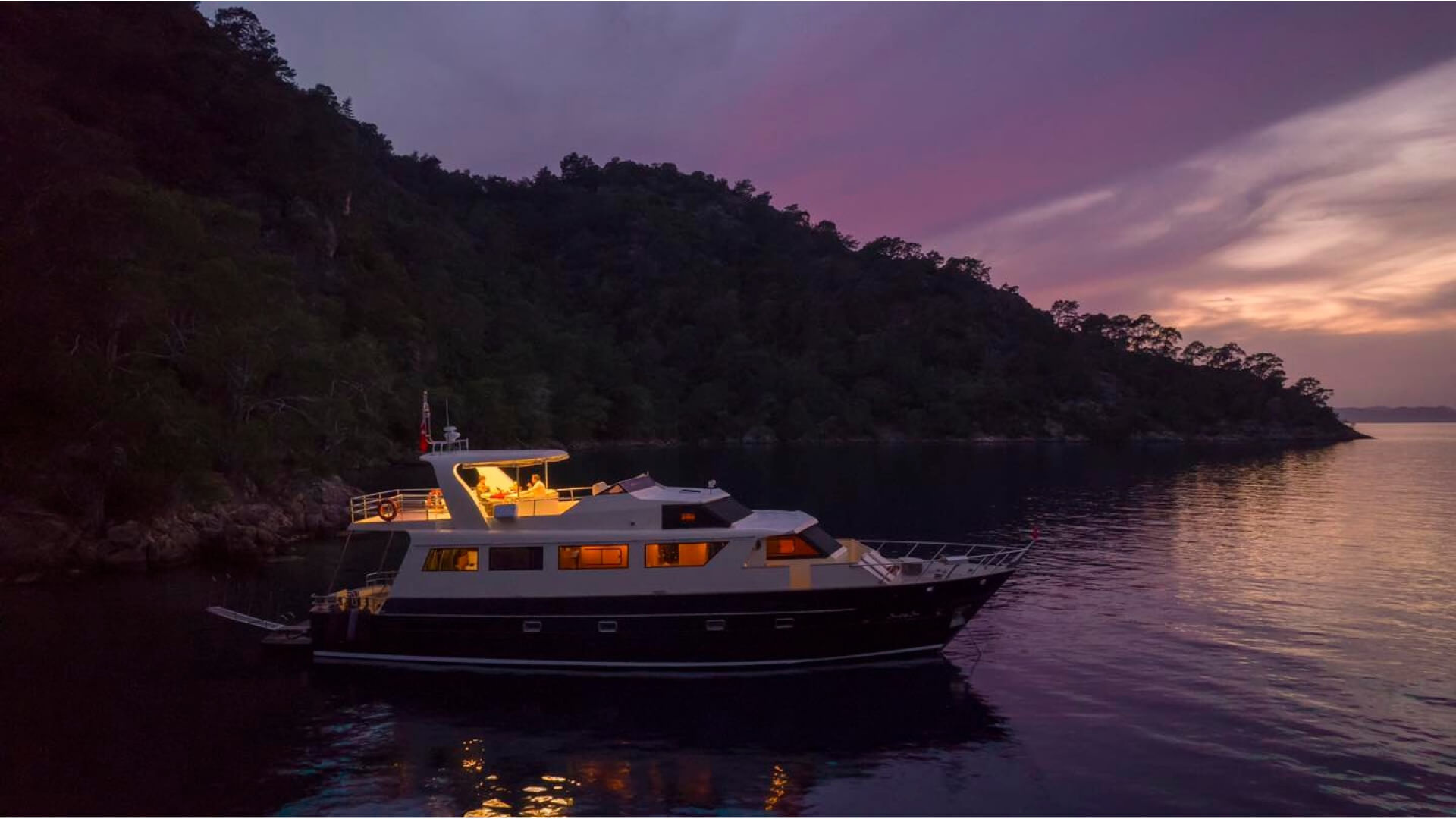 22 Metre Delux 3 Kabin Motoryat Kiralama