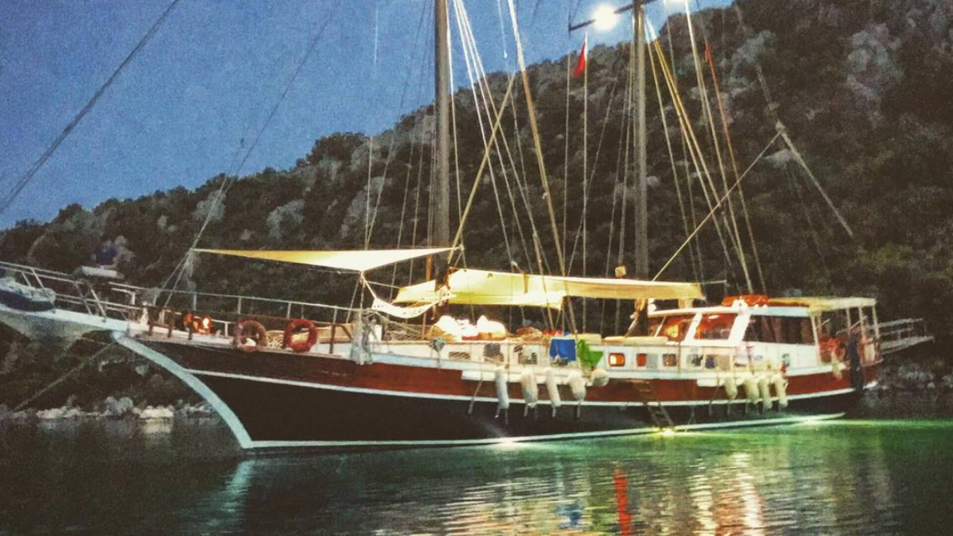 Göcek Mavi Yolculuk Gulet Kiralama  5 Kabin 23 Metre