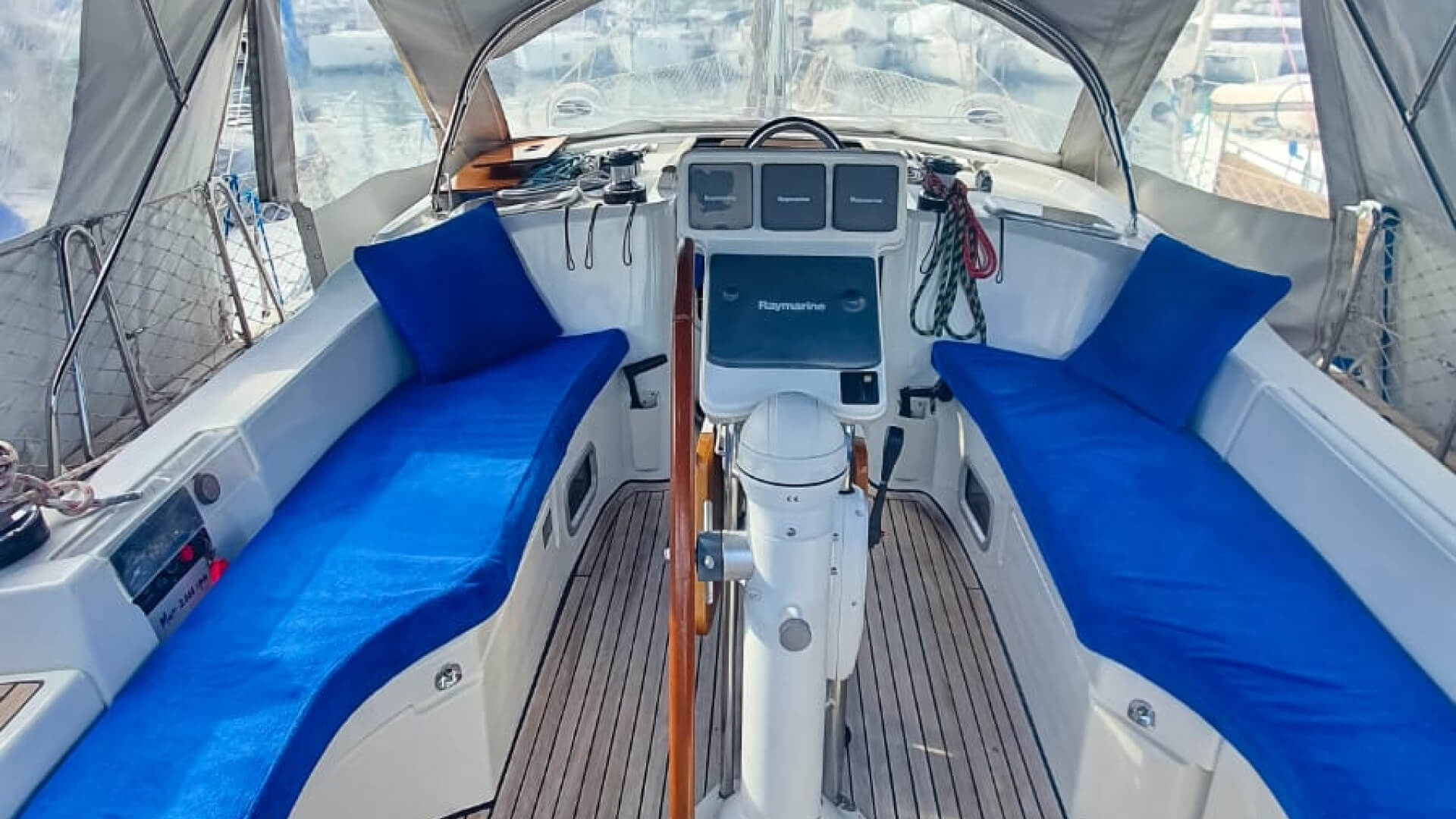 Kiralık Beneteau Ocianis Clipper 423 Göcek 3 Kabin 13 Metre