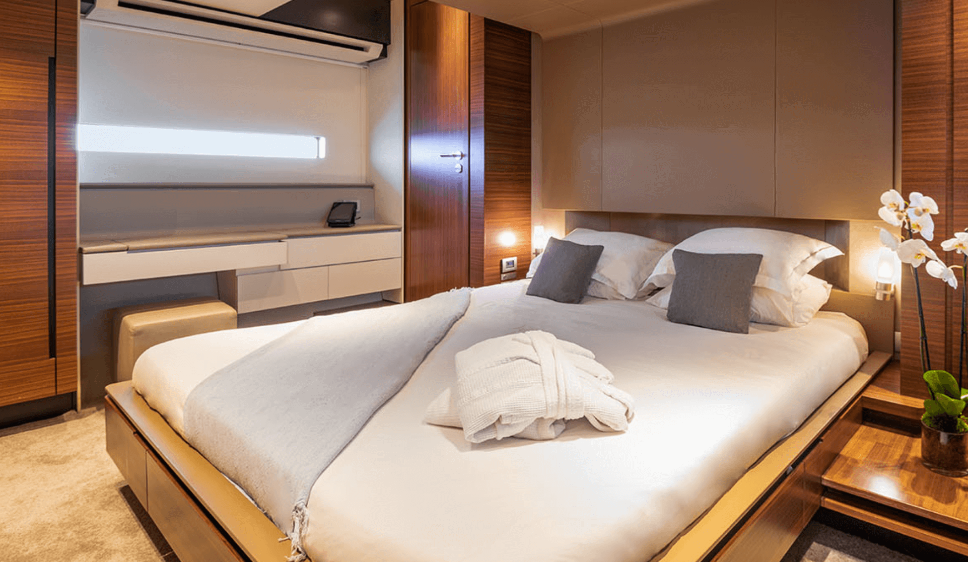 Luxury Yat Kiralama Süper Yat Konforunu Yaşayın 29 M