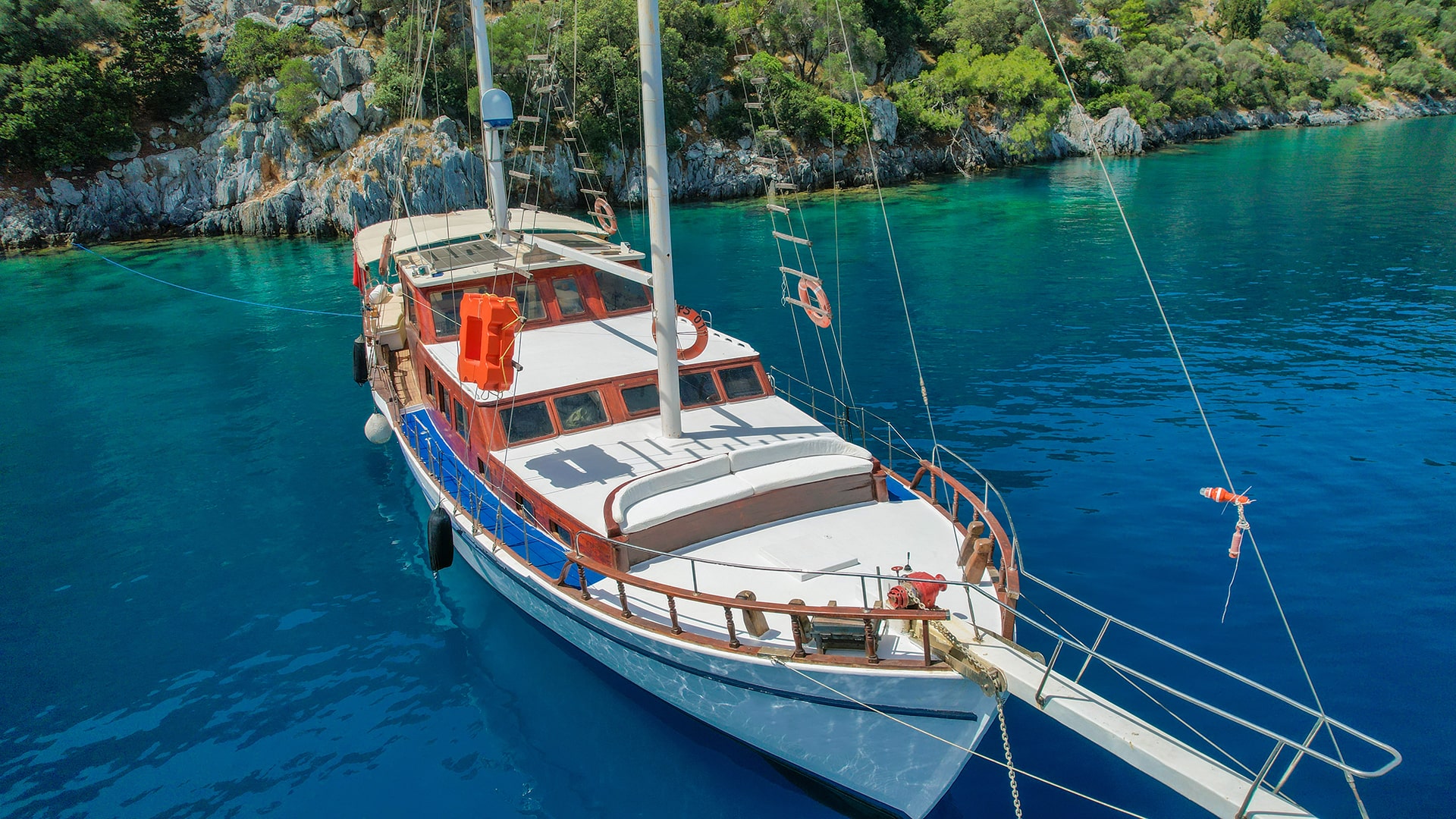Fethiye Göcek Standart Plus Kiralık Gulet 3 Kabin 17 Metre