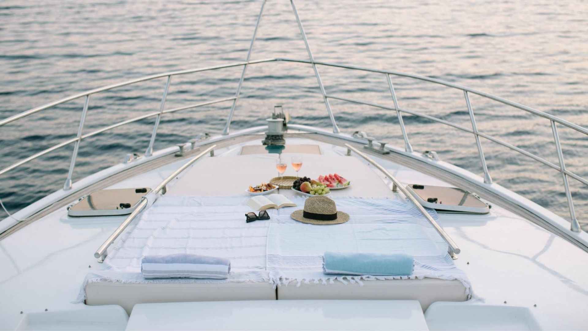 Göcek’te Lüks ve Konfor: 19 Metre Motoryat ile Unutulmaz Mavi Yolculuk