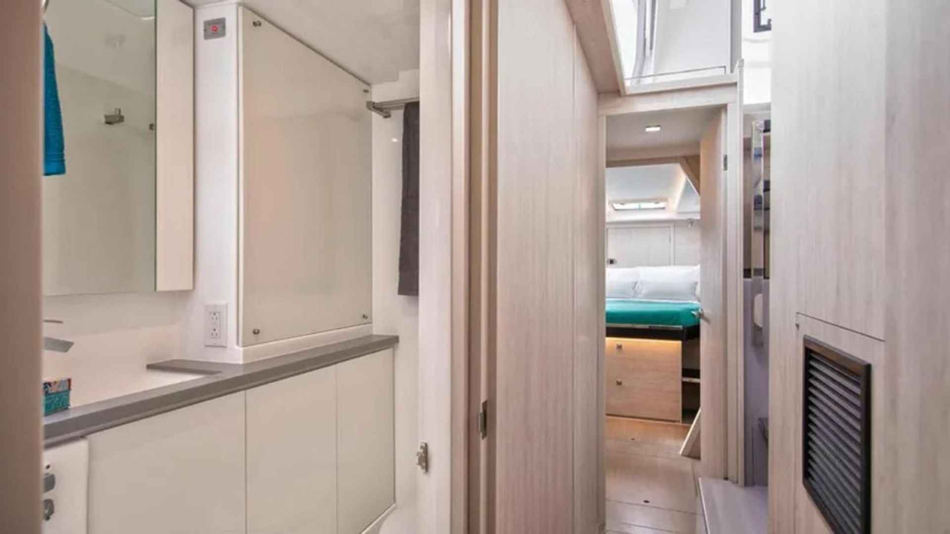 Leopard 45 Katamaran ile Konforlu ve Lüks Mavi Yolculuk