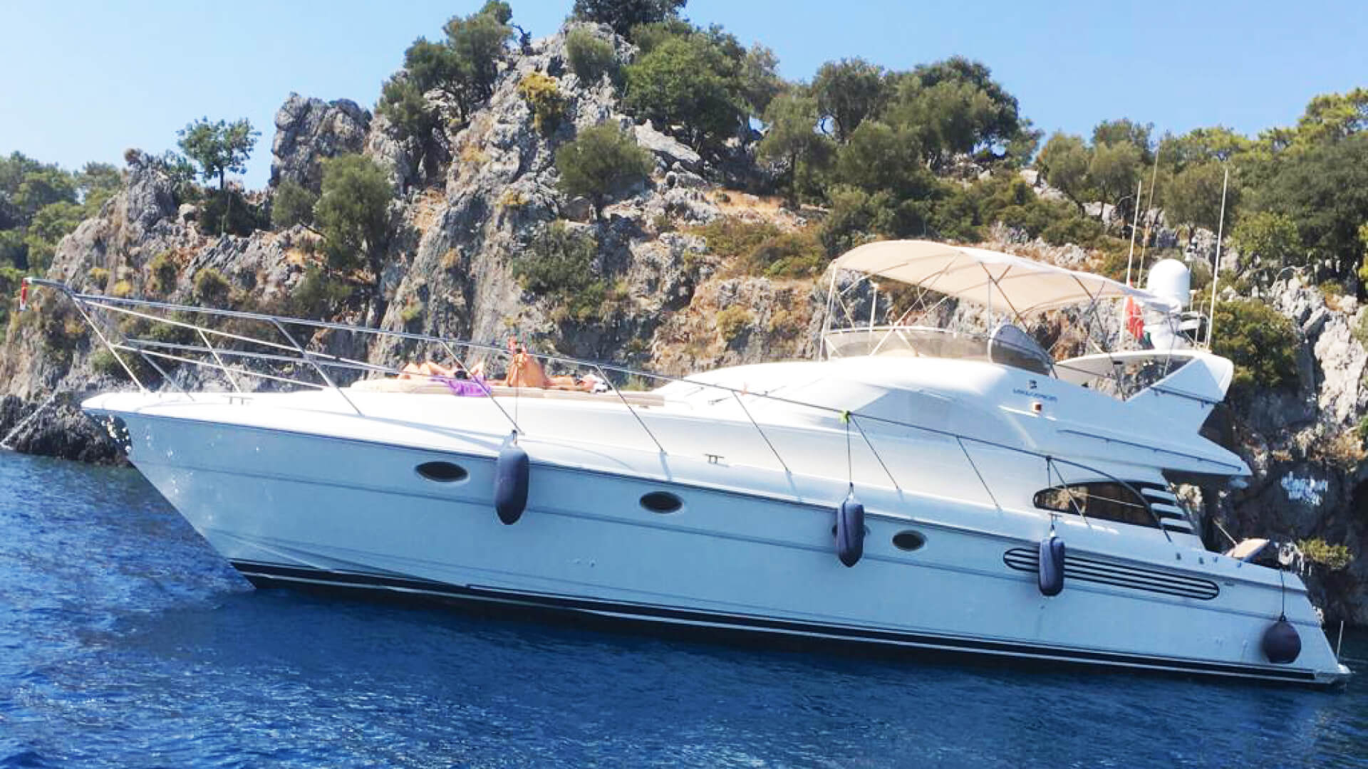 Göcek Lux Motoryat Fairline - 3 Kabin 19 Metre