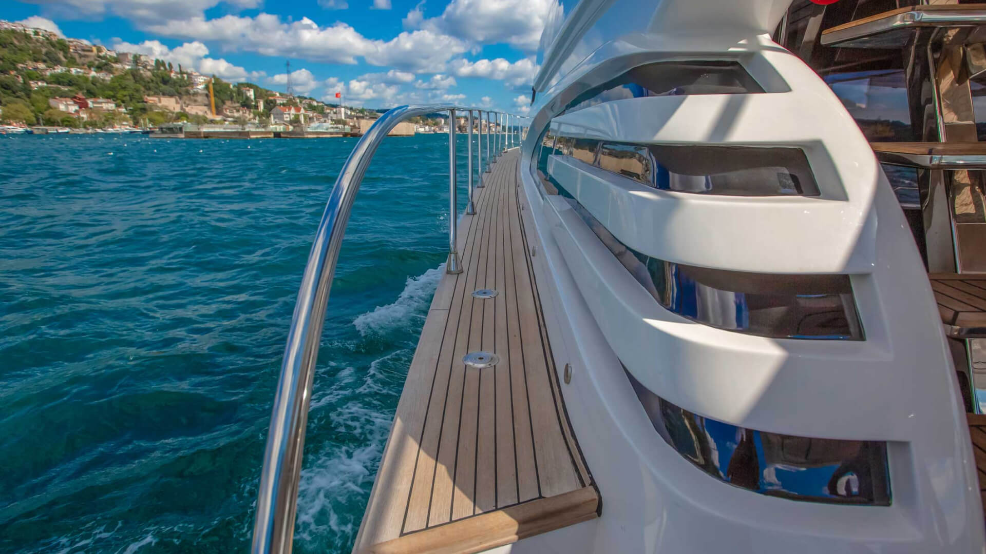 Delux Motoryat Saatlik Boğaz Turu 2 Kabin 22 Metre