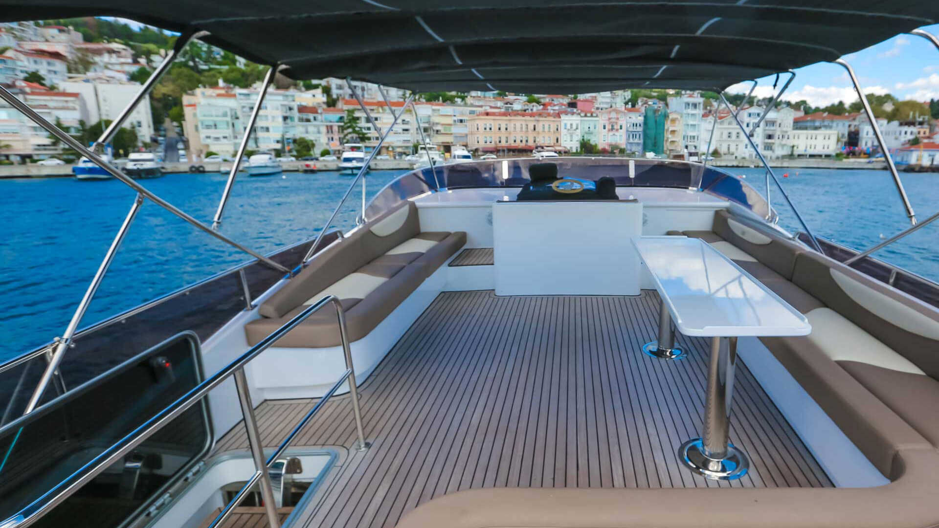 Delux Motoryat Saatlik Boğaz Turu 2 Kabin 22 Metre