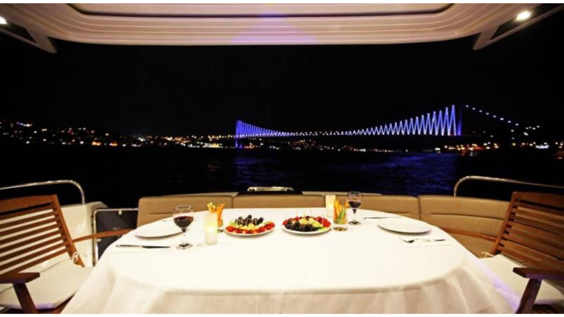 Delux Motoryat Boğaz Turu 3 Kabin 18 Metre