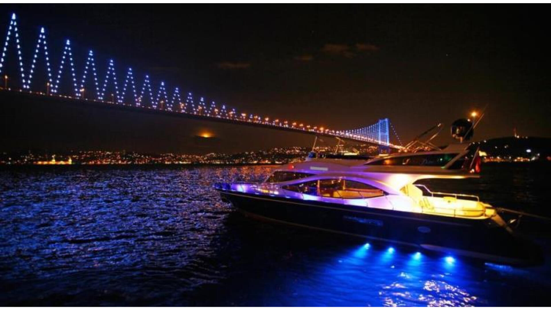 Delux Motoryat Boğaz Turu 3 Kabin 18 Metre