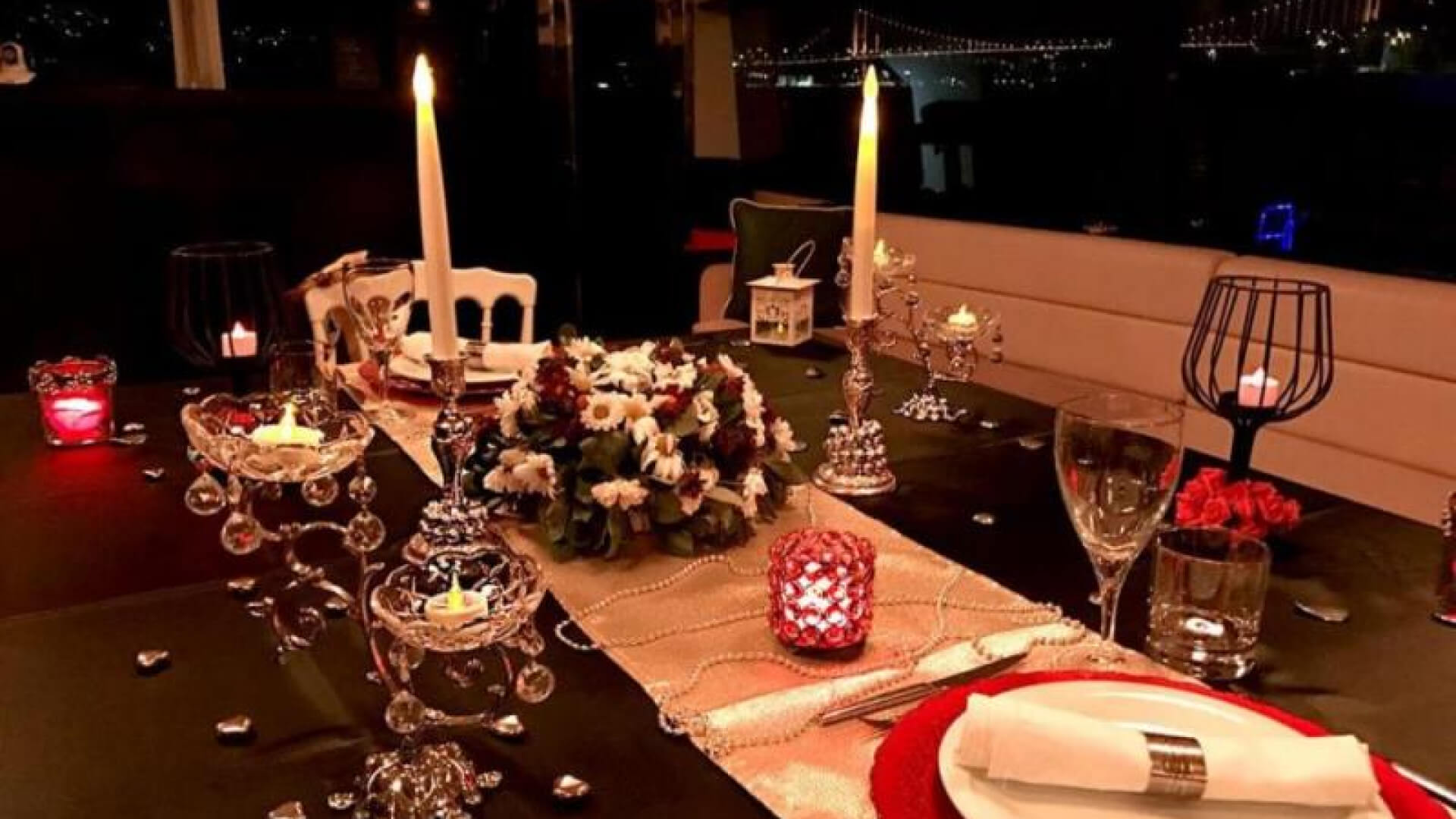 Delux Motoryat Boğaz Turu 2 Kabin 24 Metre