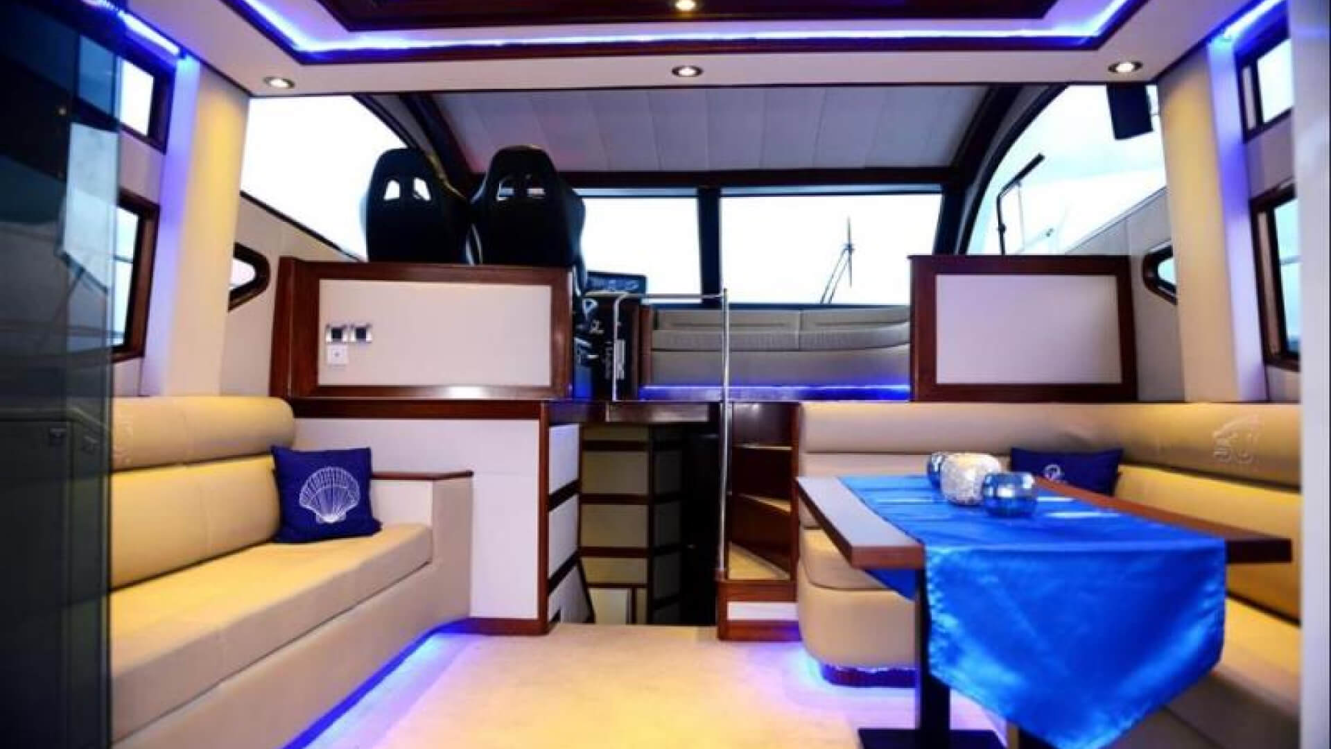 Delux Motoryat Boğaz Turu 1 Kabin 22 Metre