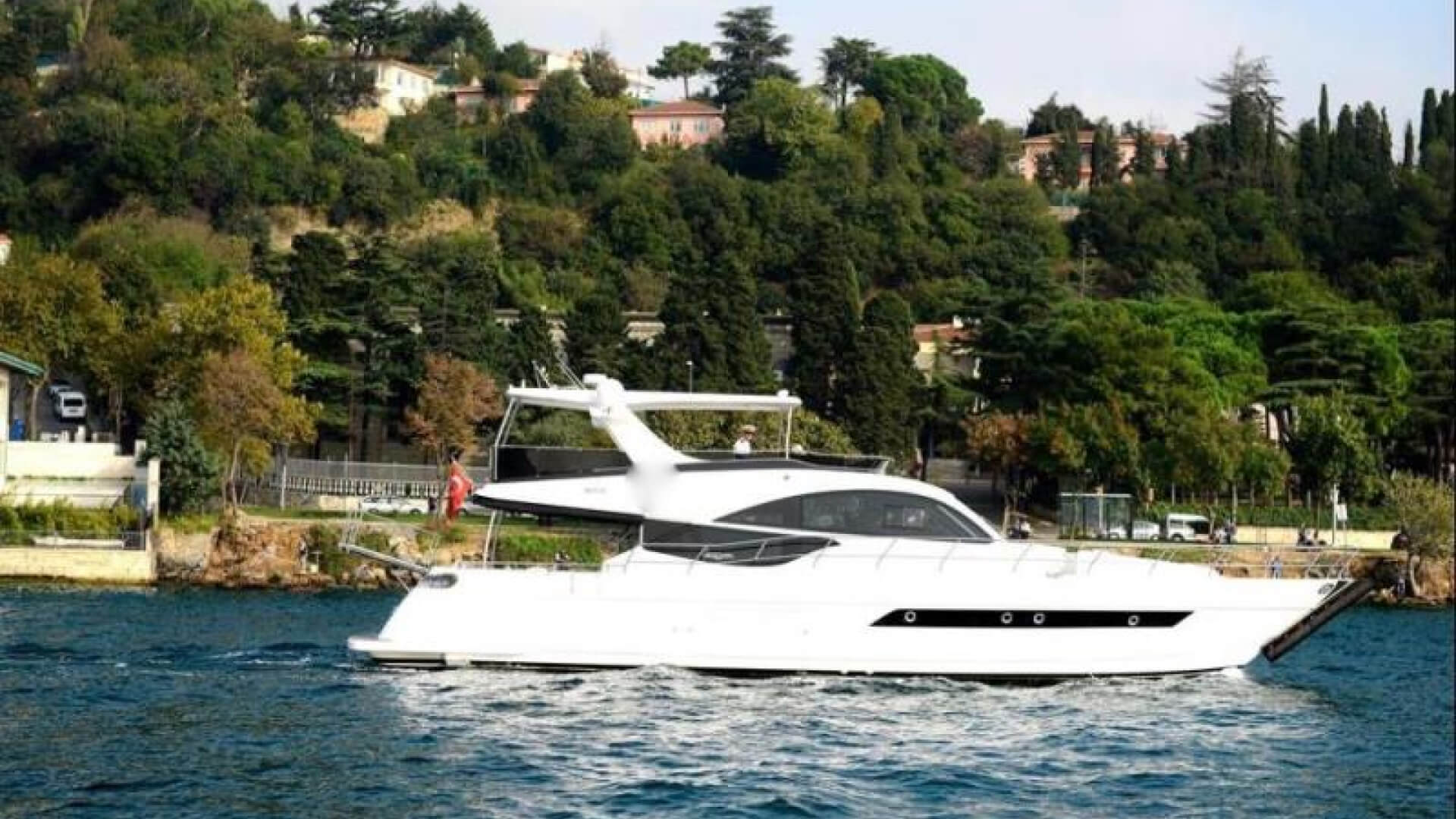 Delux Motoryat Boğaz Turu 1 Kabin 22 Metre
