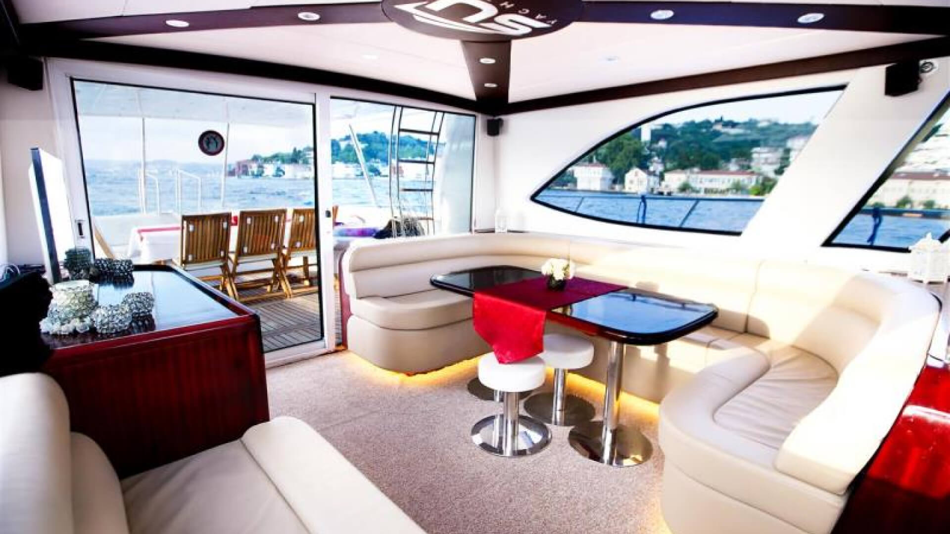 Delux Motoryat Boğaz Turu 1 Kabin 21 Metre
