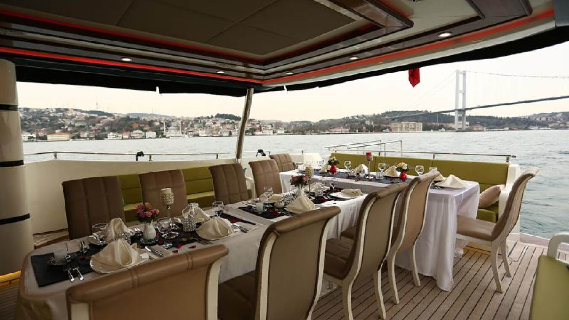 Delux Motoryat Boğaz Turu 25 Metre 3 Kabin