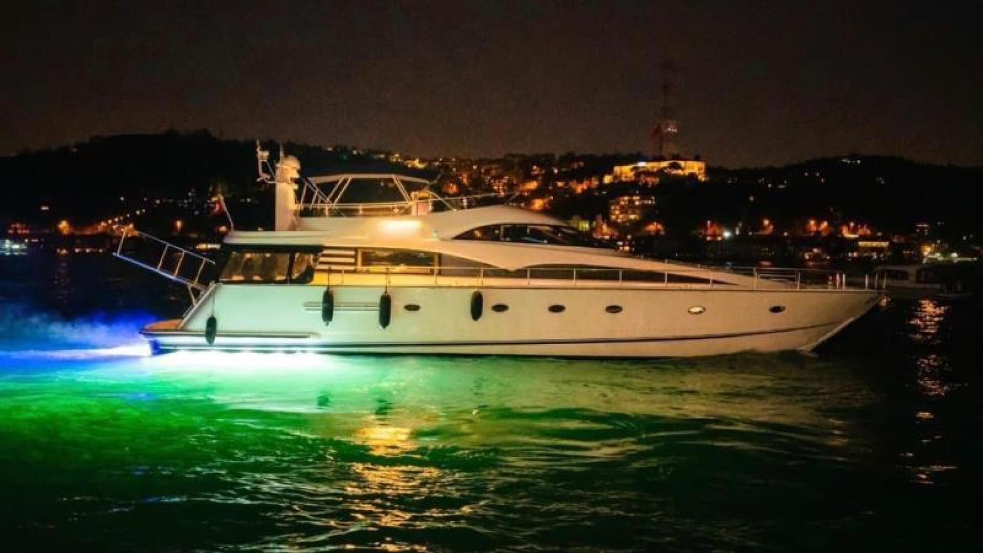 Motoryat Boğaz Turu 15 Kişi 24 Metre