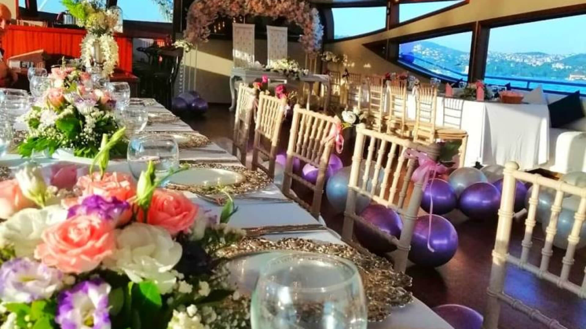 Saatlik Davet teknesi Kiralama 90 Kişilik 24 Metre