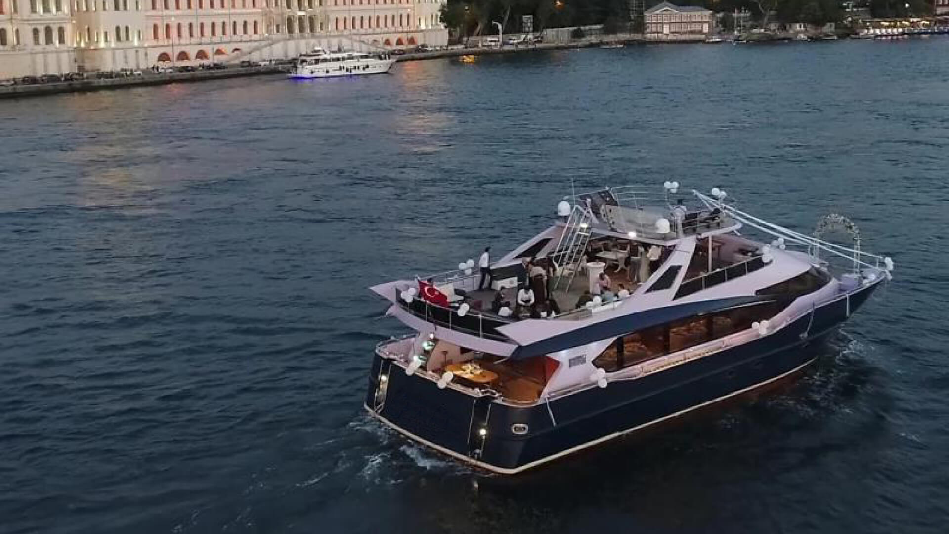 Saatlik Davet teknesi Kiralama 90 Kişilik 24 Metre