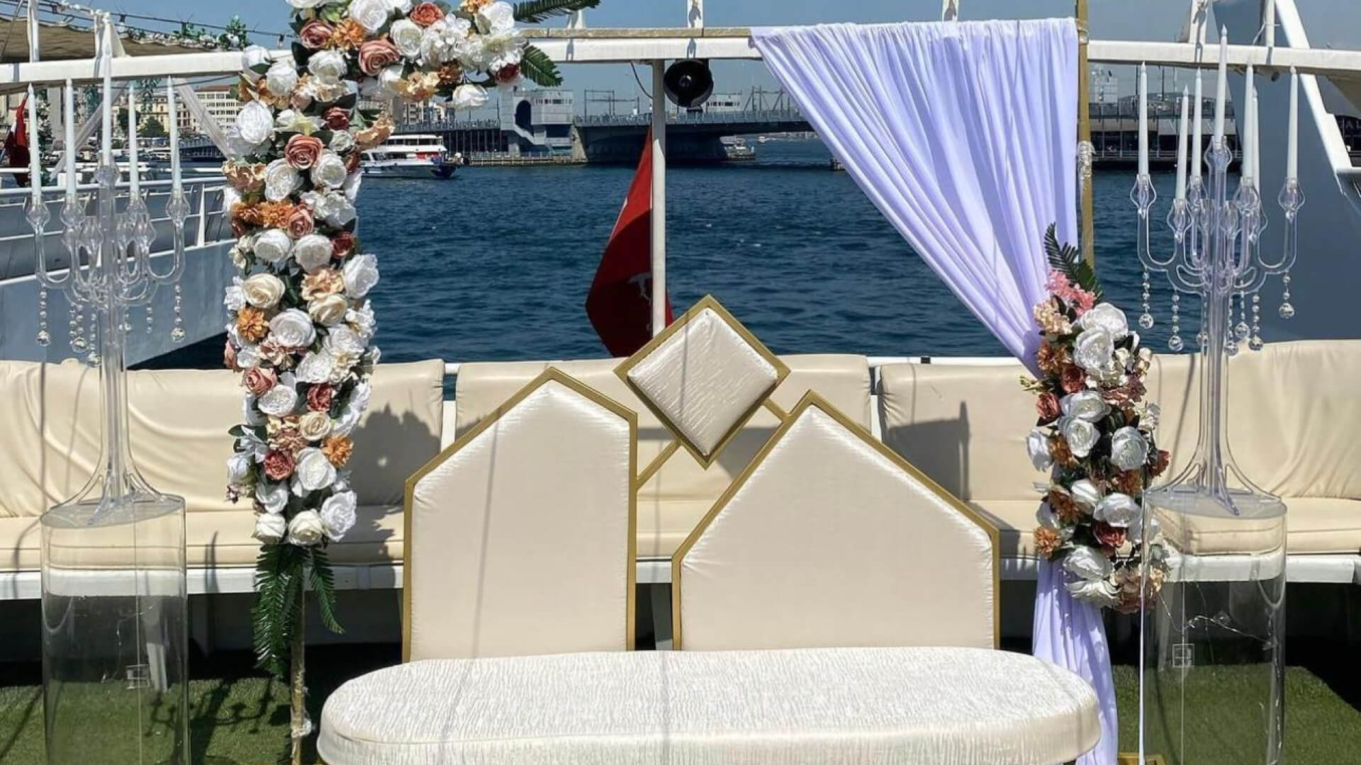 Saatlik Davet teknesi Kiralama 