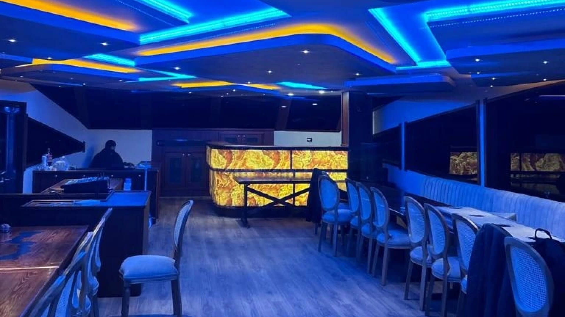 Saatlik Davet Tekne Kiralama 120 Kişilik 24 Metre
