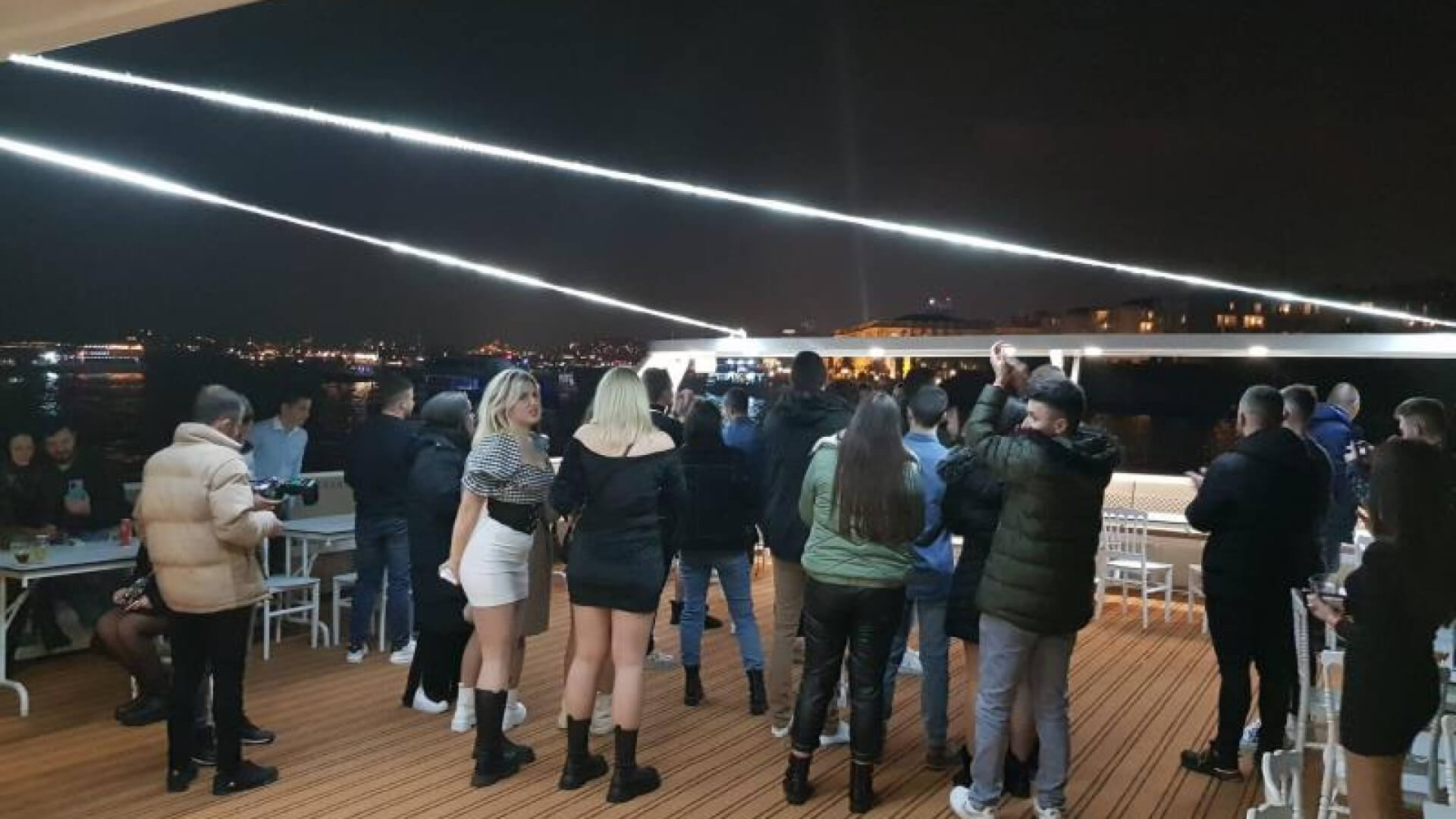 Saatlik Davet Teknesi Kiralama 150 Kişilik 24 Metre