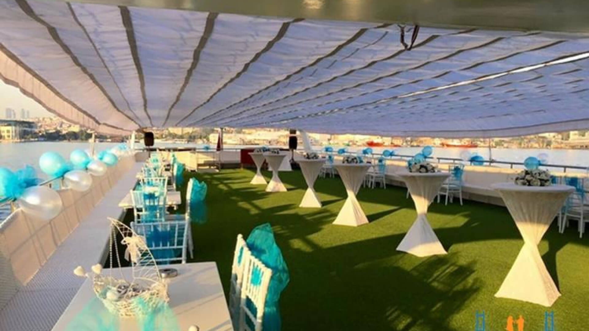 Saatlik Davet Teknesi Kiralama 250 Kişilik 34 Metre 