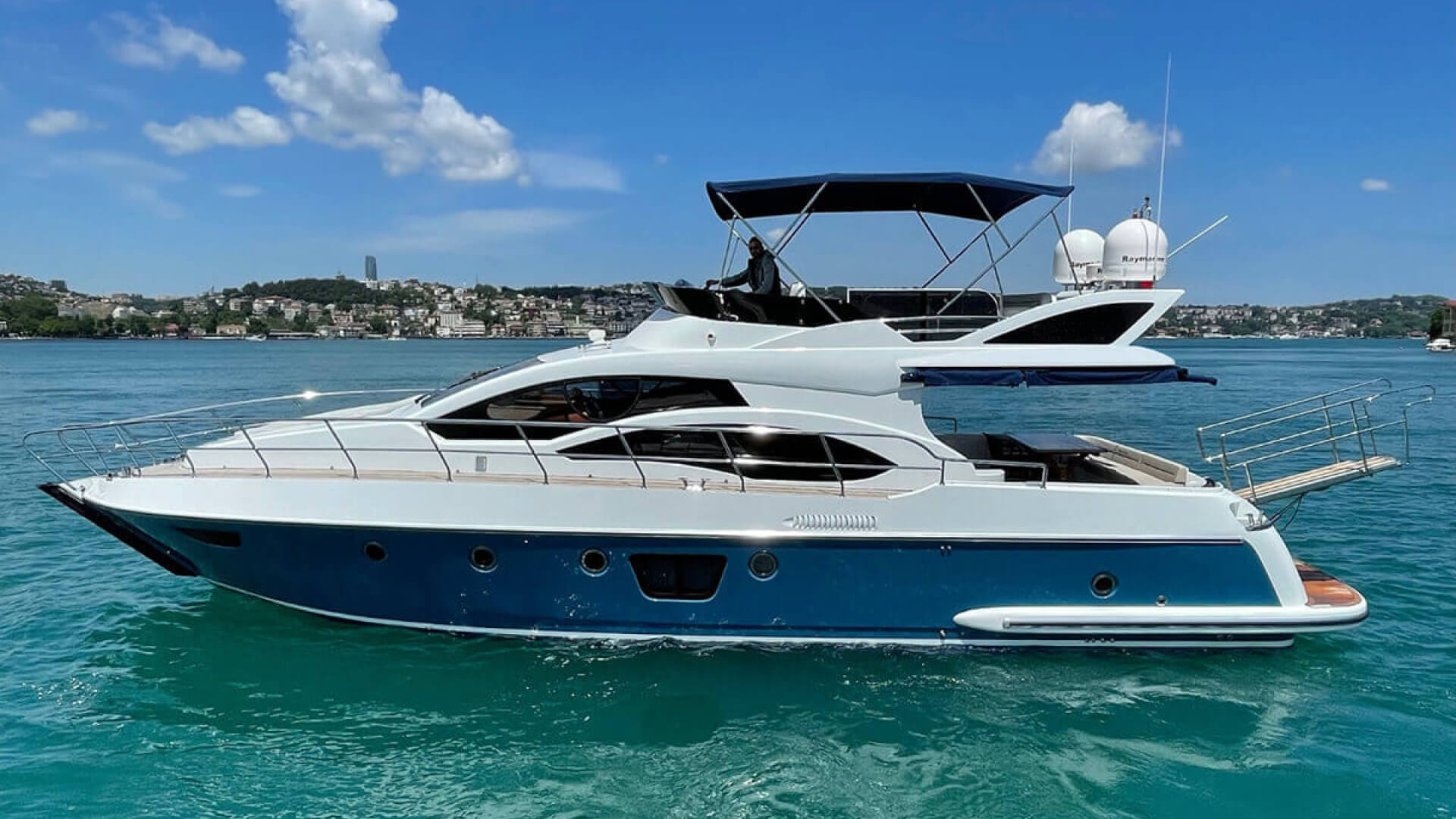 Saatlik Motoryat Kiralama İstanbul Boğaz 10 Kişi 17 Metre
