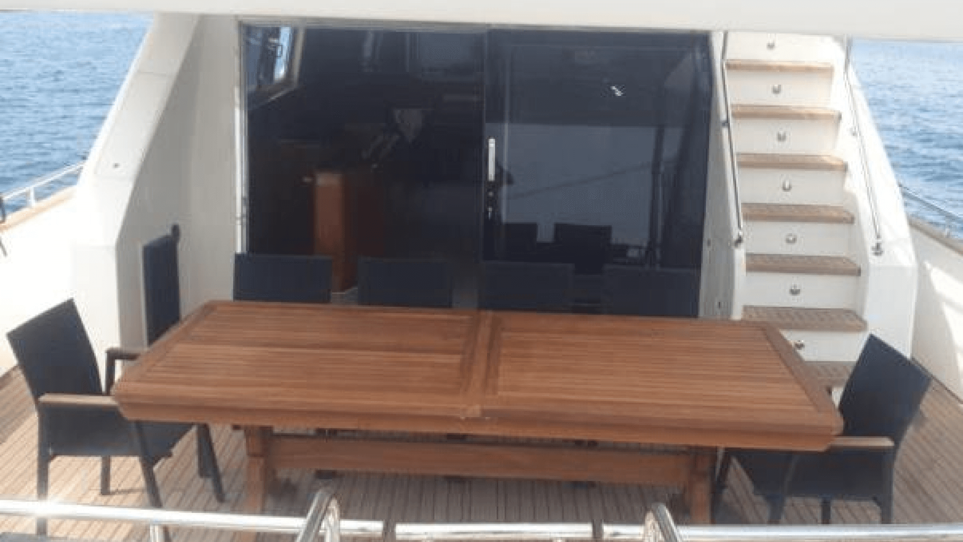 Saatlik Motoryat Kiralama 36 Kişilik 30 Metre 