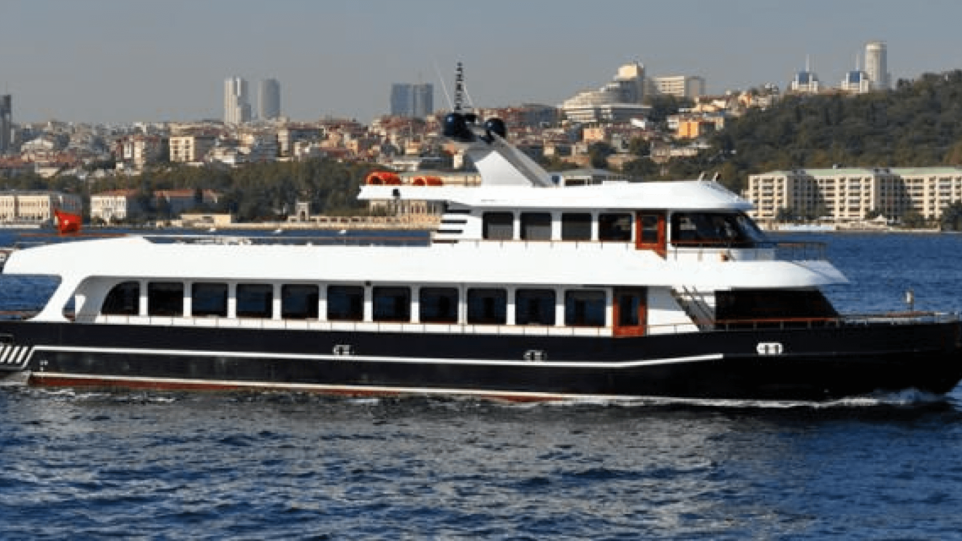 Saatlik Davet Teknesi 100 Kişilik 32 Metre 