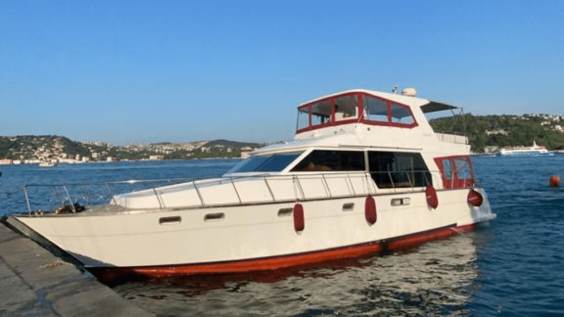İstanbul Boğaz Turu Motoryat Kiralama 12 Kişilik 16 Metre