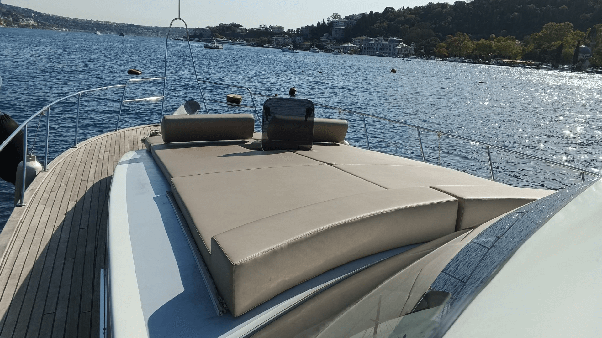 İstanbul Boğaz Turu Motoryat Kiralama 12 Kişilik 15 Metre 