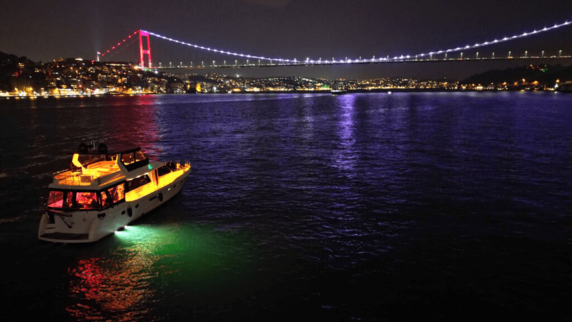 İstanbul Boğaz Turu Motoryat Kiralama 34 Kişilik  22 Metre 