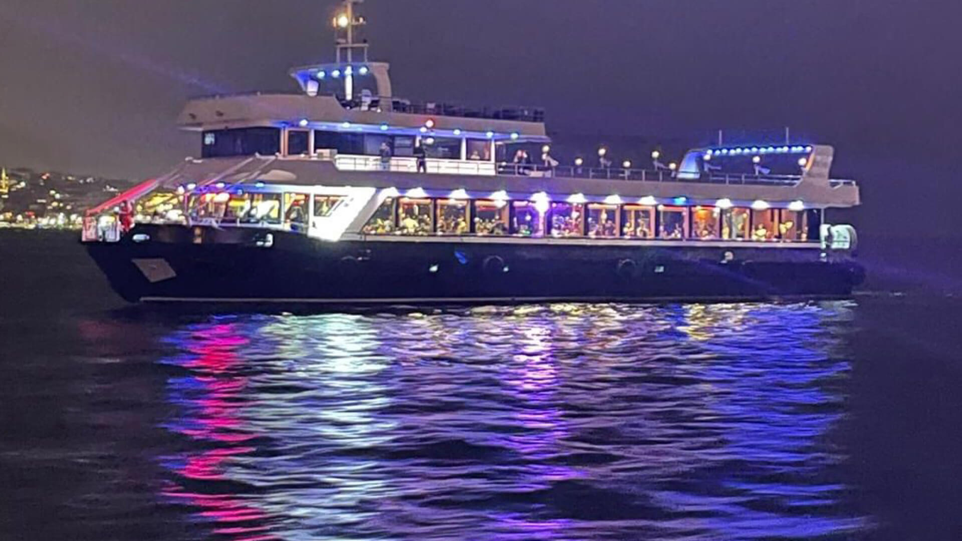 Boğazda Lüx  Davet ve Organizasyon 37 Metre  320 Kişi 