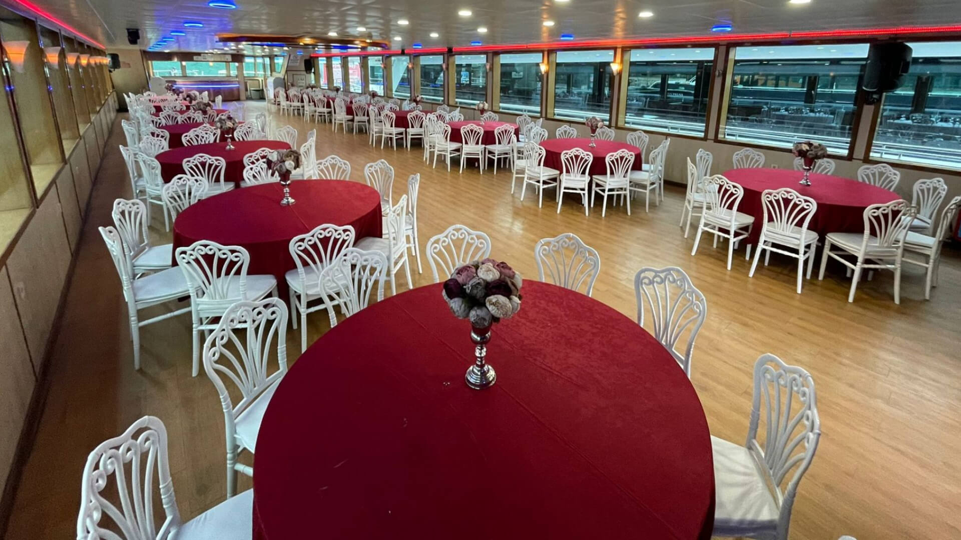 Boğazda Lüx  Davet ve Organizasyon 37 Metre  320 Kişi 