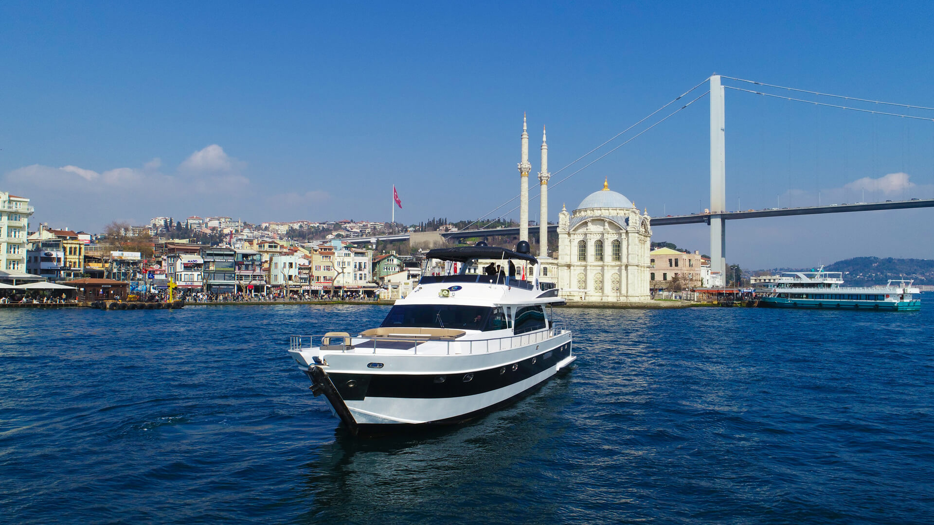 İstanbul Lux Kiralık Motoryat 25 Metre
