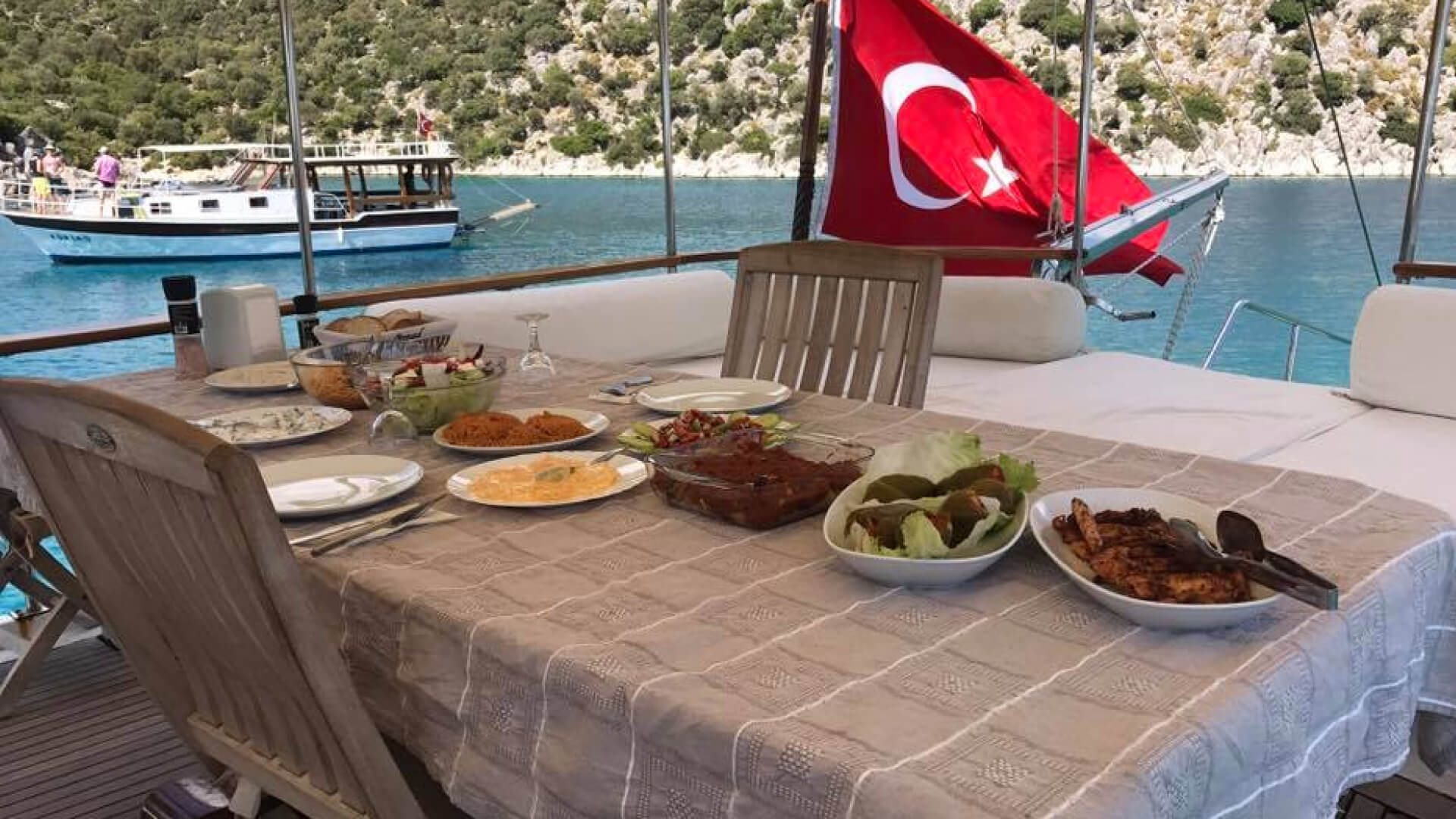 Kekova Kaşta 3 Kabin Ekonomik Lüx Gulet 15 Metre