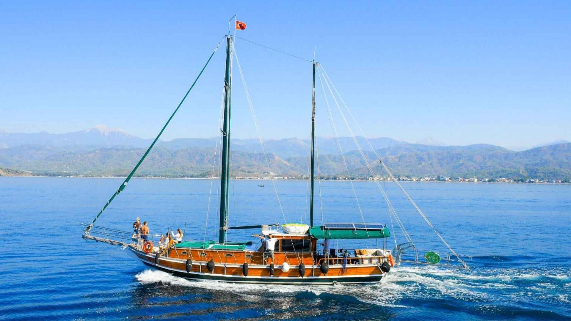 Ahşabın Zarafeti ve Denizin Huzurunu Bir Araya Getiren Özel Bir Deneyim
