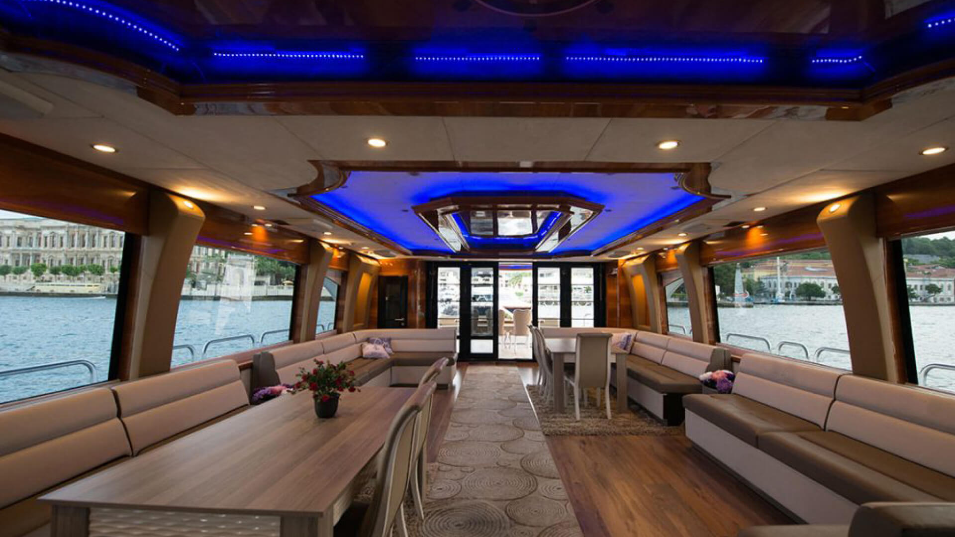 Günlük, Haftalık Lux Kiralık Motoryat 30 Kişi 32 Metre