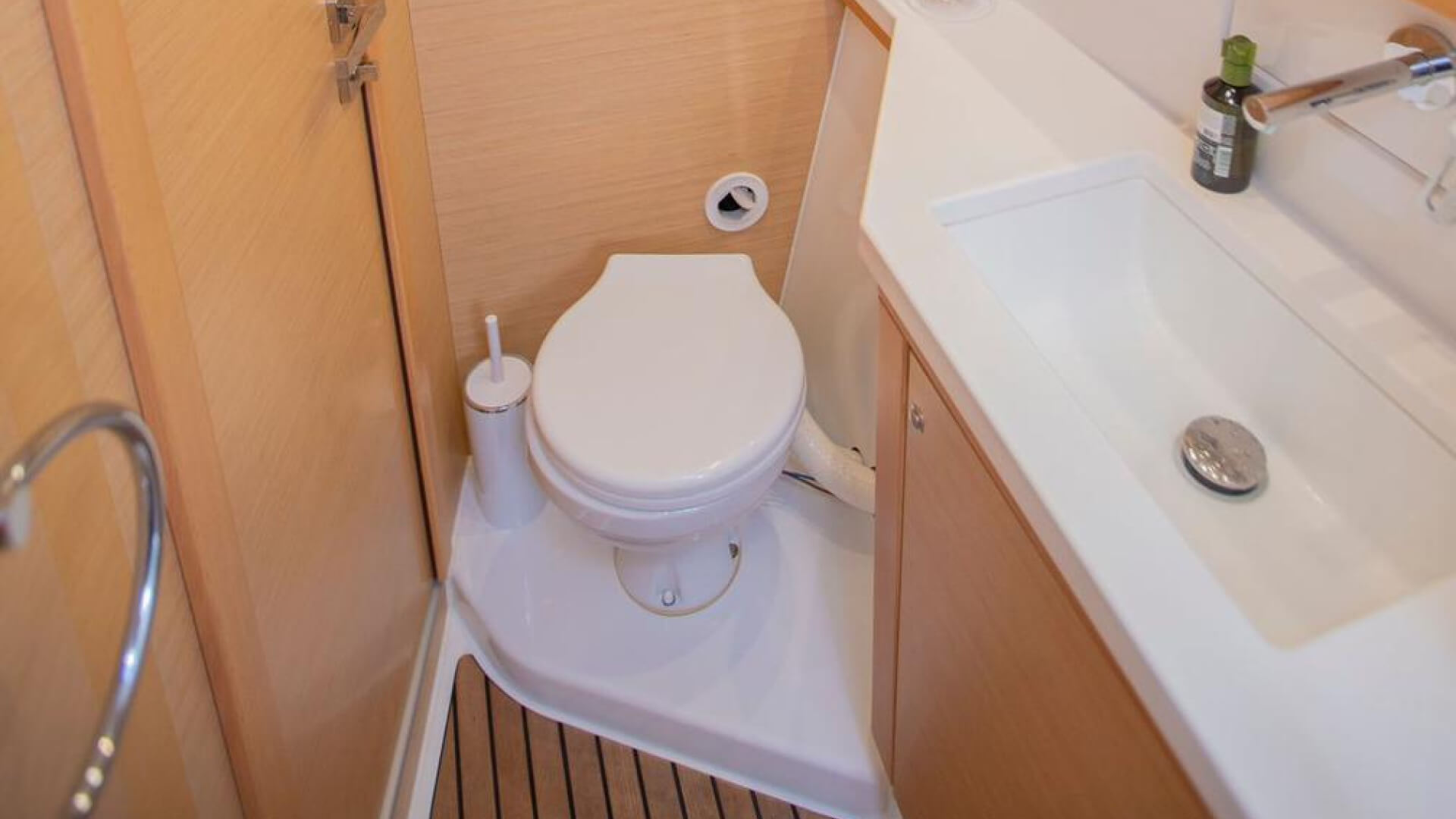 Lagoon 45 Katamaran ile Mavi yolculuk 4 Kabin 4 Duş