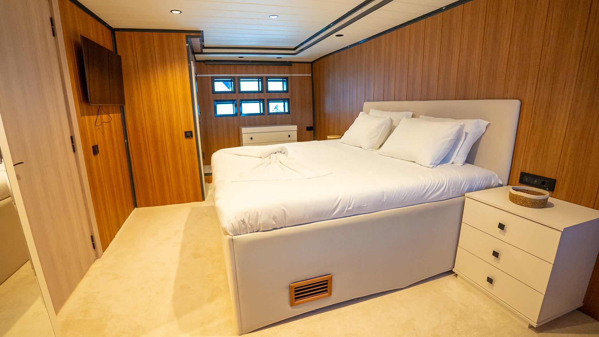 Lux Trawler Kiralama 5 Kabin 26 Metre 
