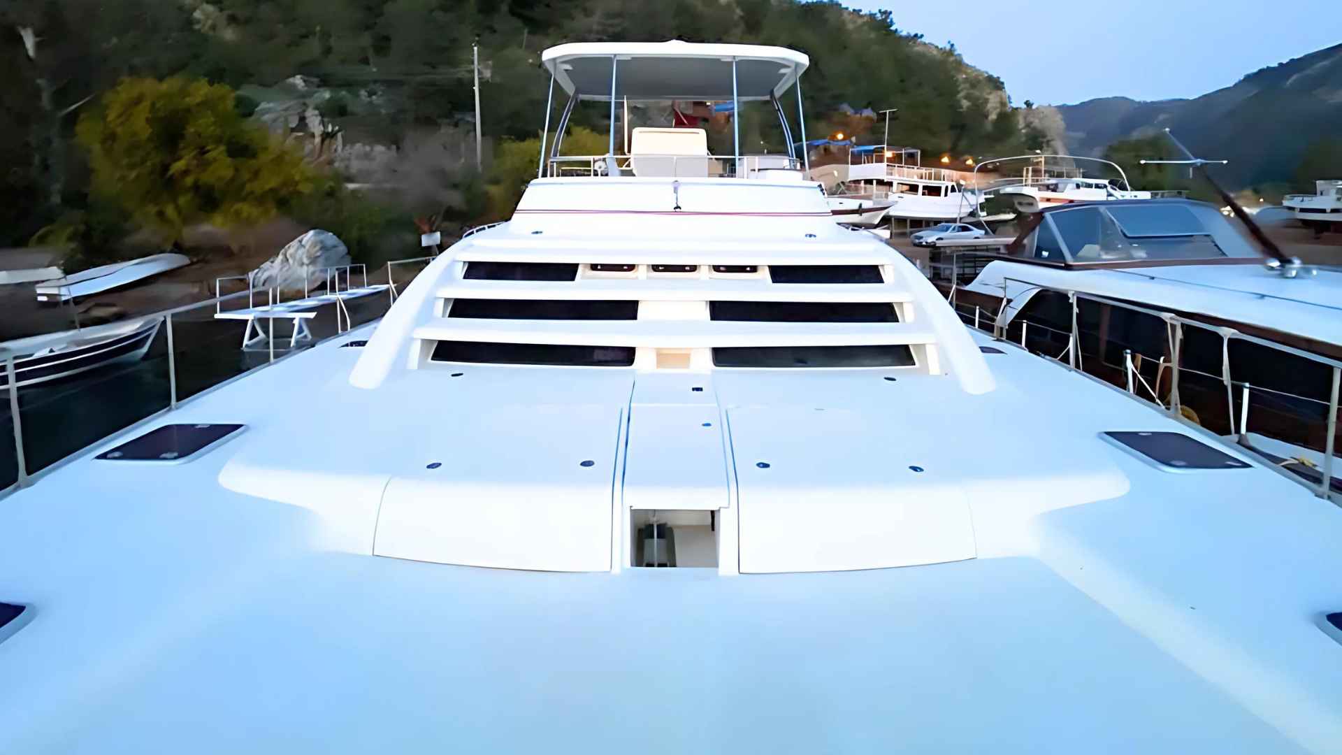  Satılık 2012 Leopard 47.4 Powercat: Mükemmel Performans ve Konfor!