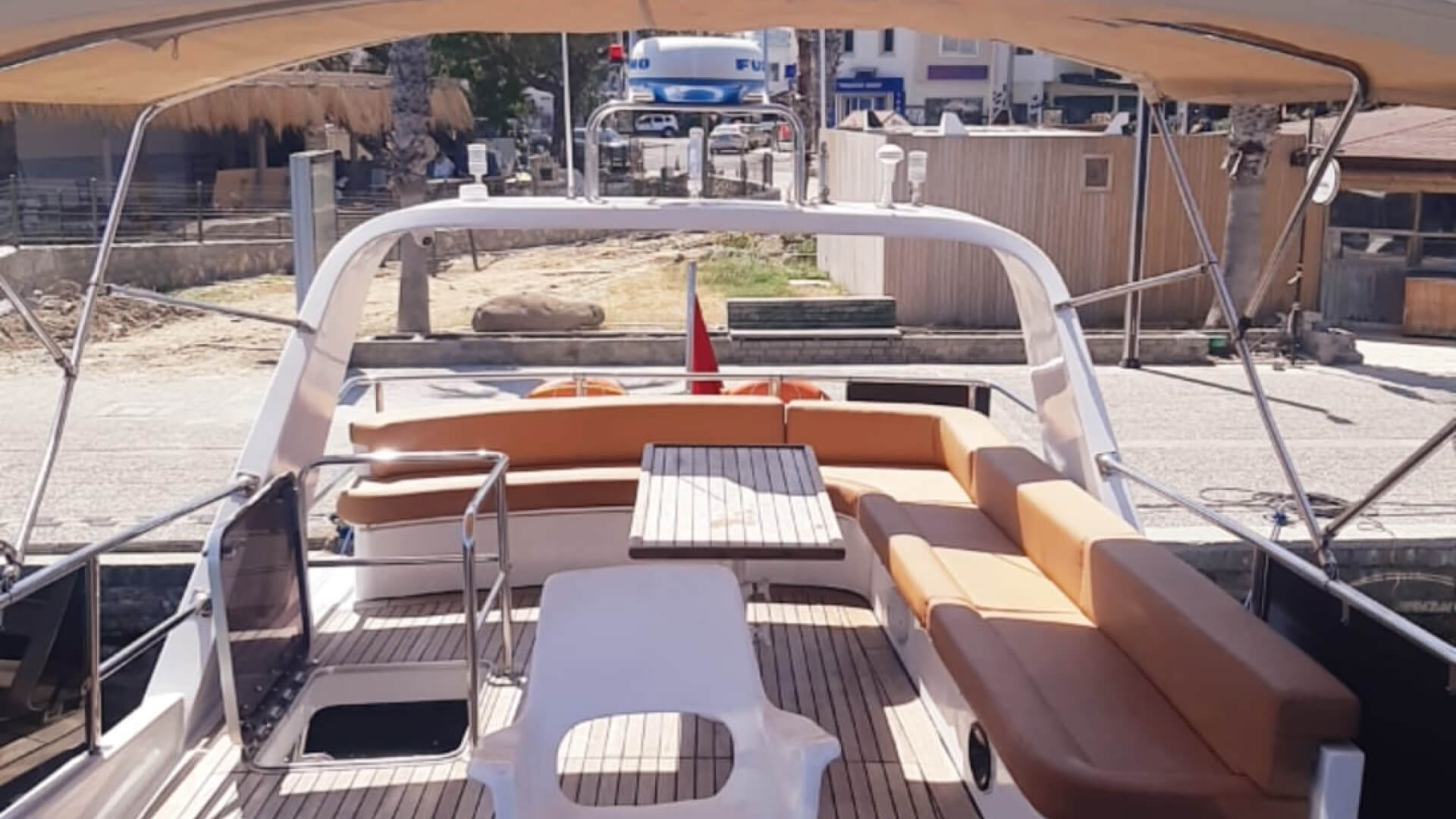Ortaköy Lux Motoryat Kiralama Özel Yapım Gezi Teknesi
