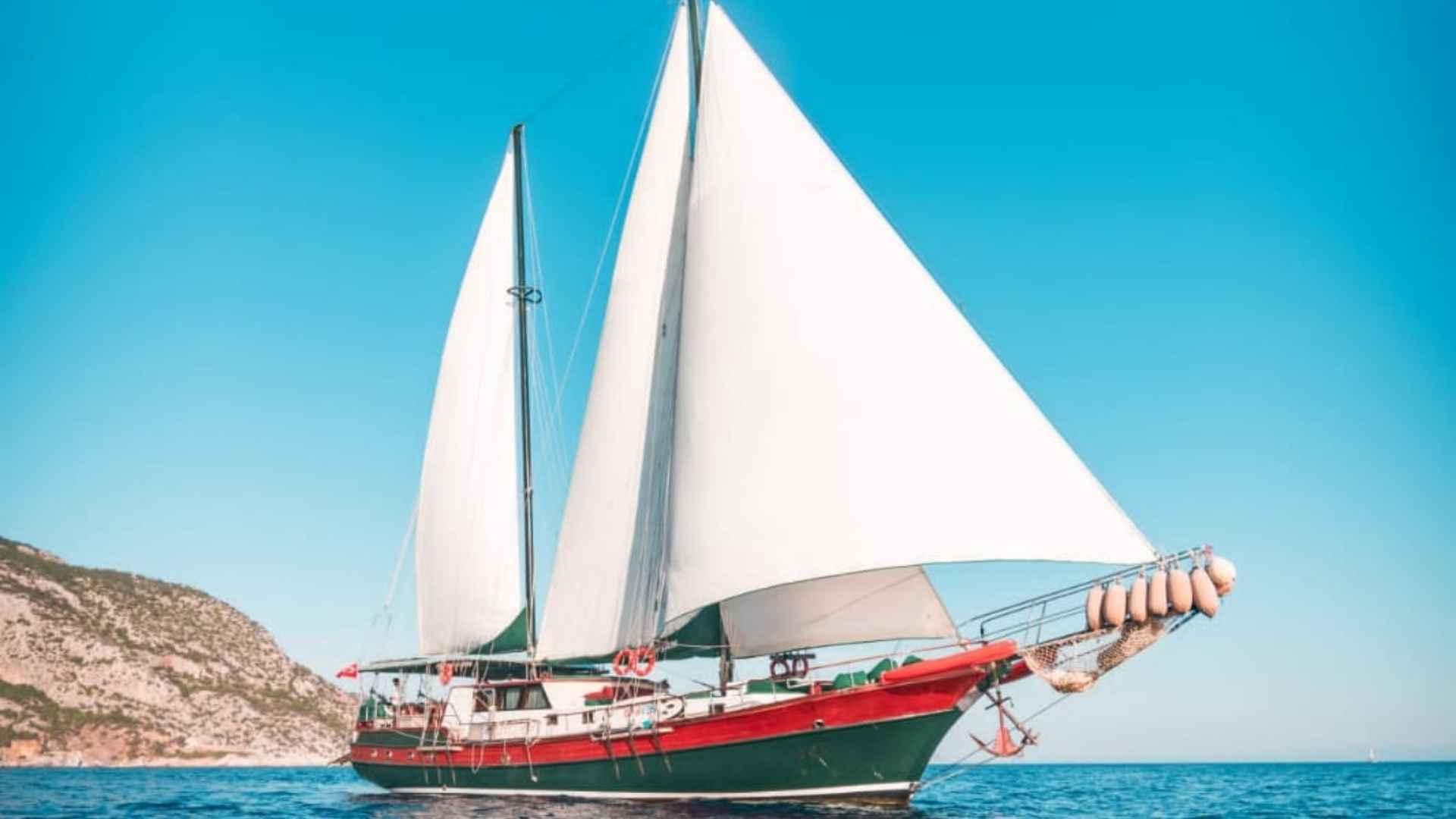 Suyun Üzerinde Konforlu ve Keyifli Bir Kaçış